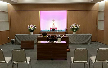 感応寺会館ロビー