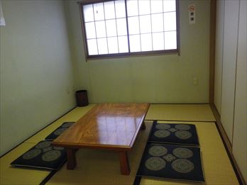 やすらぎ会館控室