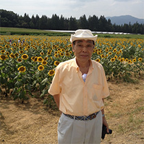 新潟津南のひまわり畑でのお父様お写真