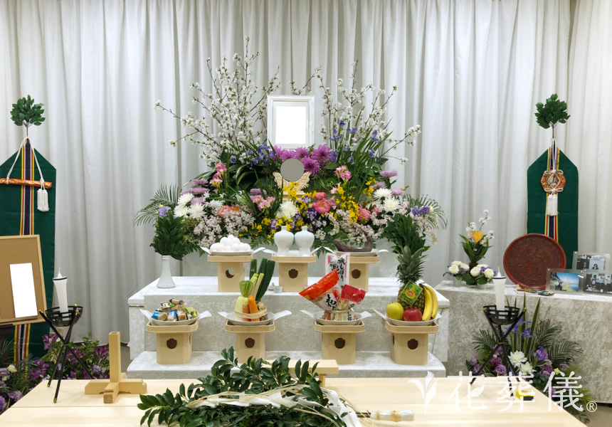神式葬儀での花祭壇
