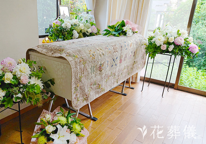 自宅葬での花祭壇について