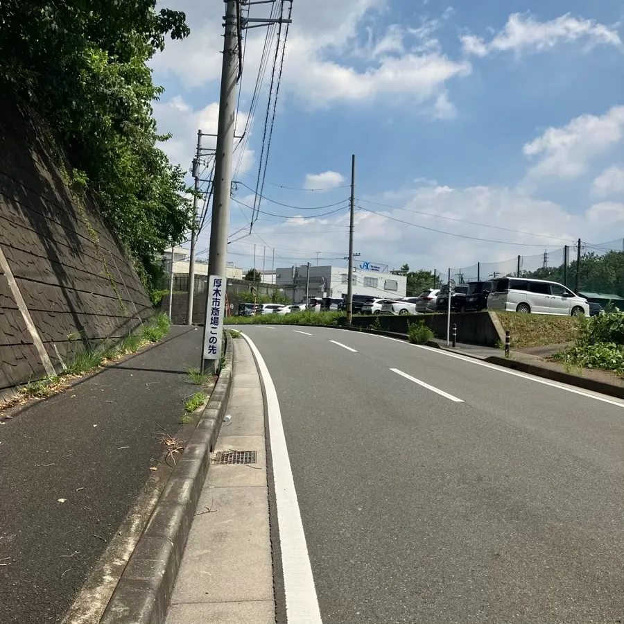 厚木市斎場の駐車場への入り方2