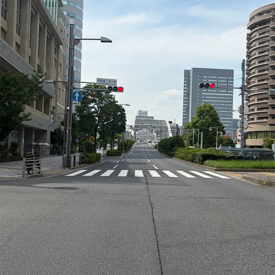 中央区セレモニーホールの駐車場への入り方1