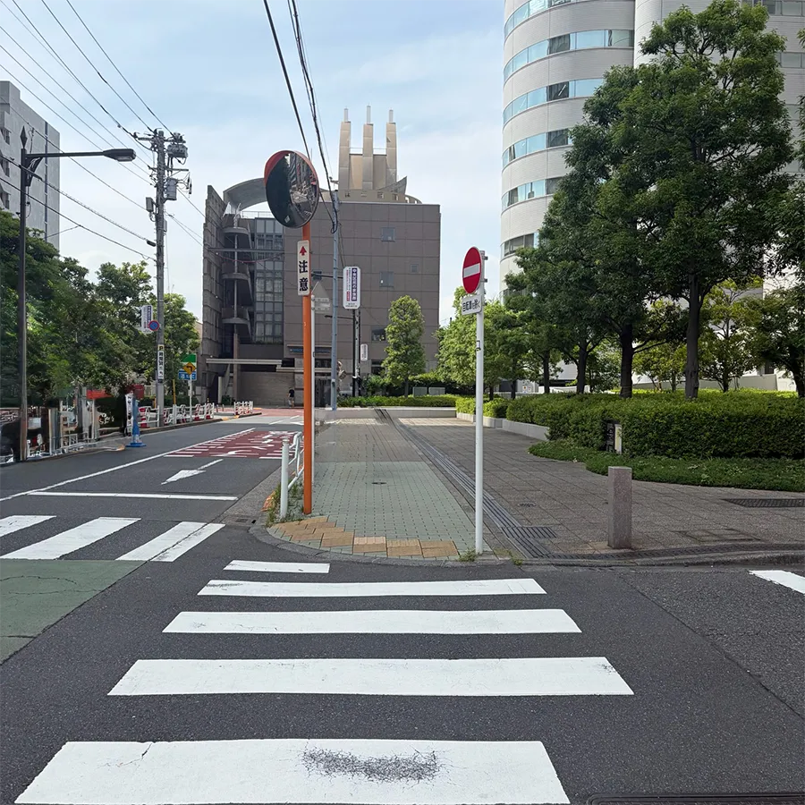 中央区セレモニーホールの駐車場への入り方4