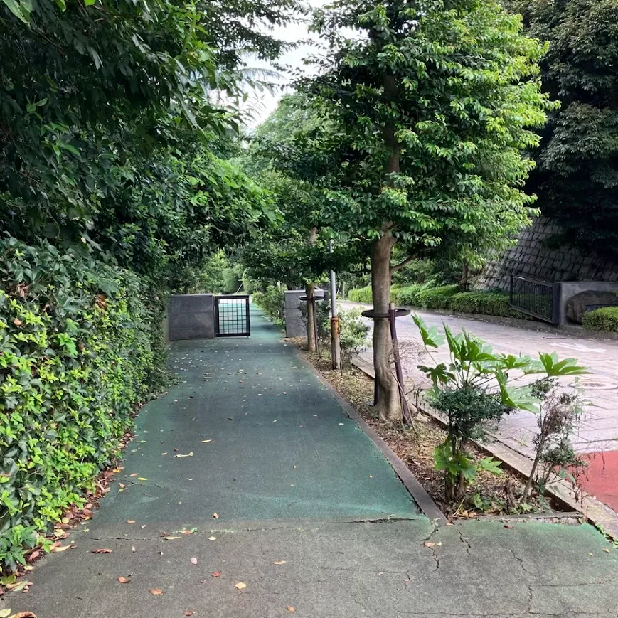 バス停留所から藤沢聖苑までの歩き方4