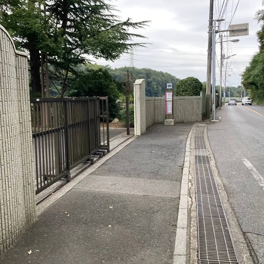 市川市斎場の駐車場への入り方3