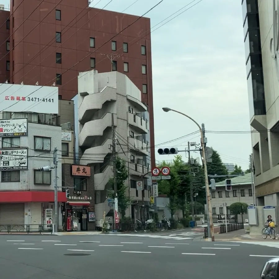 町屋斎場の駐車場への入り方3