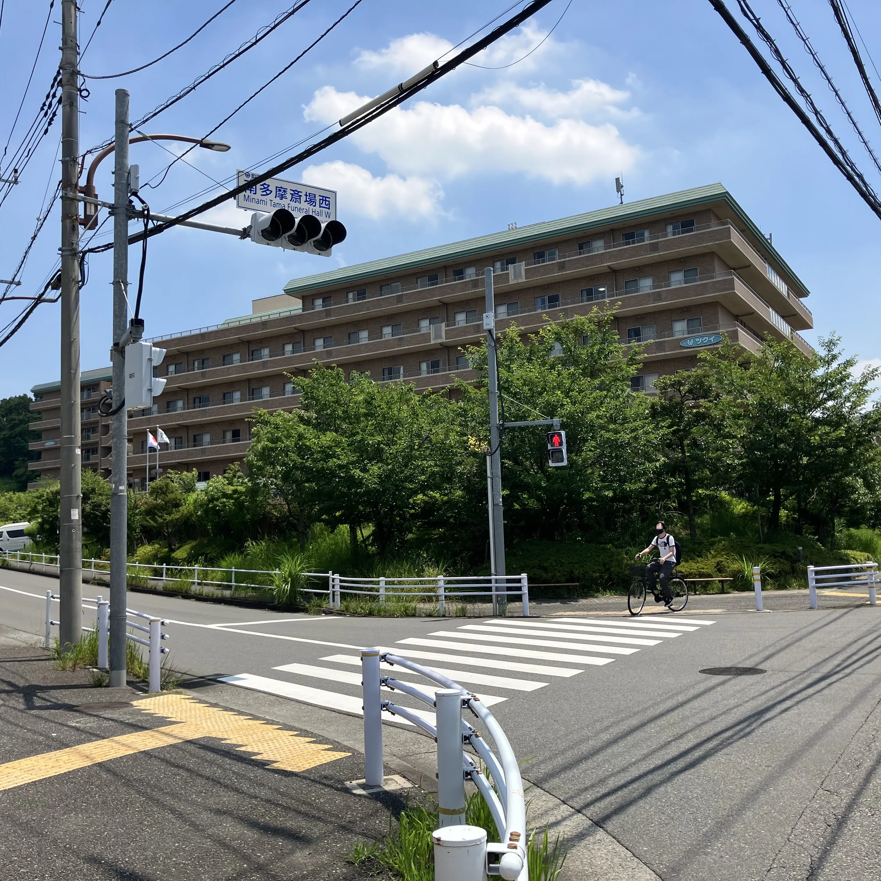 南多摩斎場の駐車場への入り方1