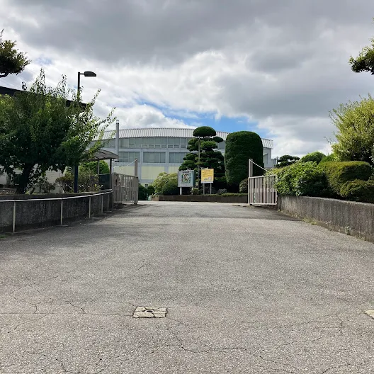 三郷市斎場の駐車場への入り方5