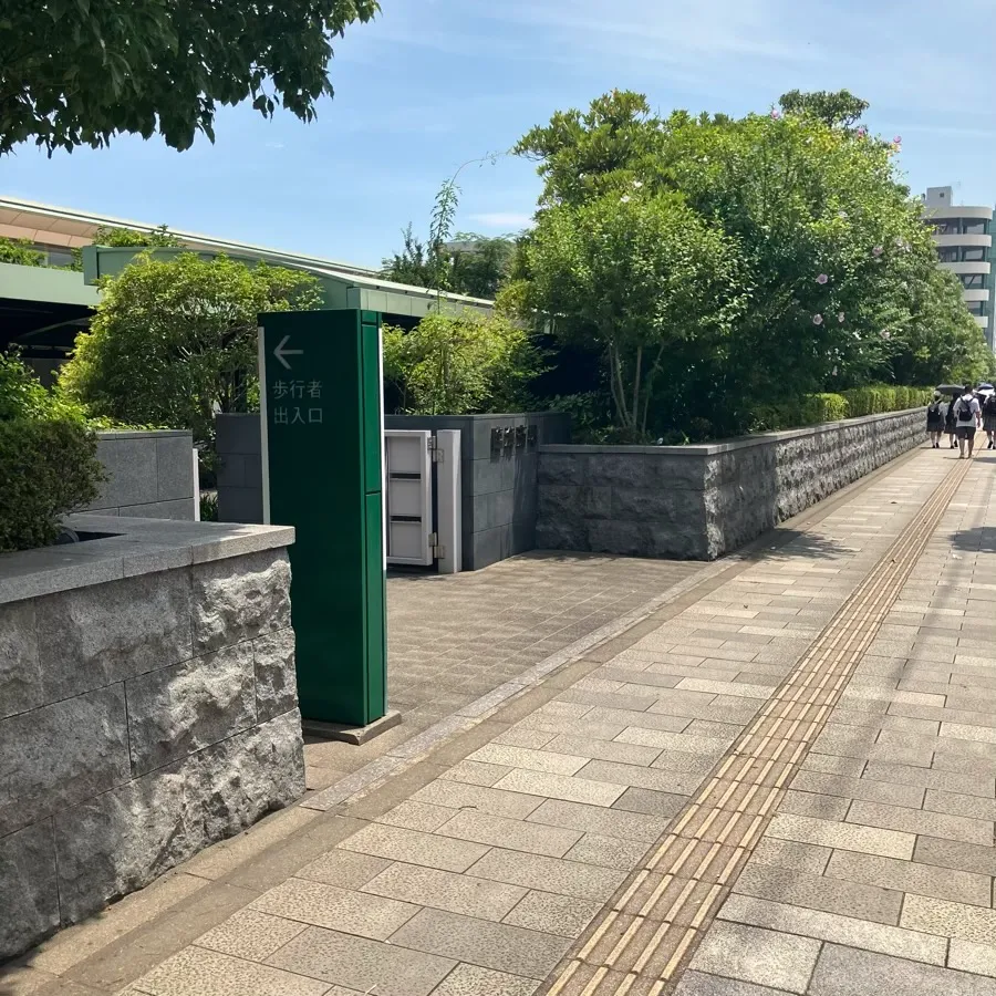 バス停留所から臨海斎場までの歩き方2