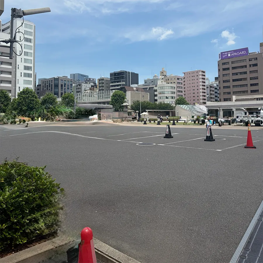 築地本願寺 第二伝道会館の駐車場への入り方4