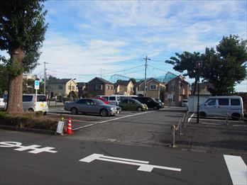 富士見斎場駐車場