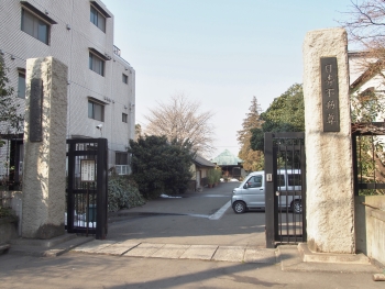 教学院エントランス