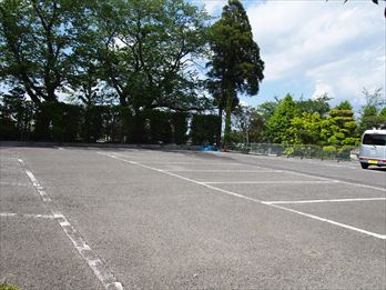 海隣寺式場駐車場