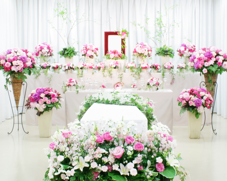 可愛らしい花祭壇-実例画像1-