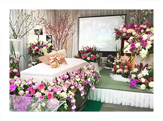 オーダーメイドの花祭壇