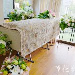 自宅葬における花祭壇の魅力と注意点
