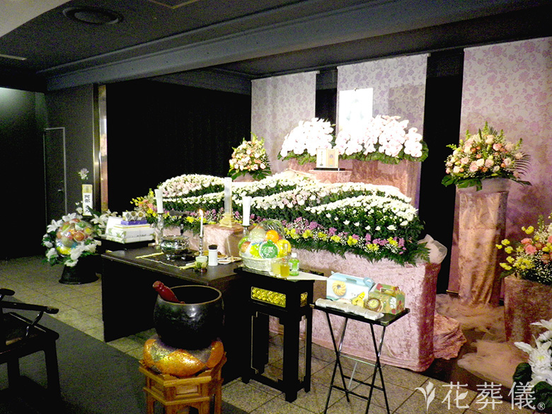 戸塚斎場で葬儀を行ったお客様の祭壇写真01
