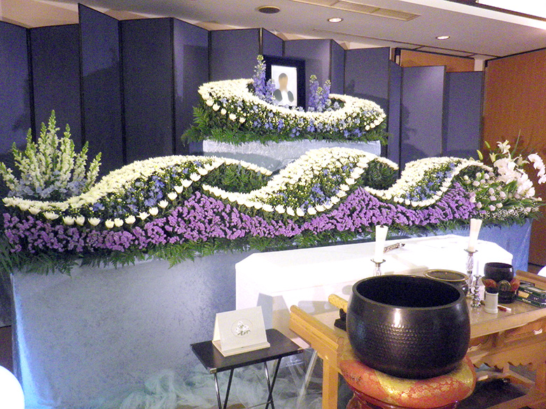 八富成田斎場で葬儀を行ったお客様の祭壇写真03