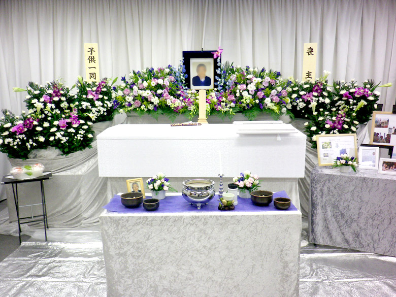 観音寺で葬儀を行ったお客様の祭壇写真01