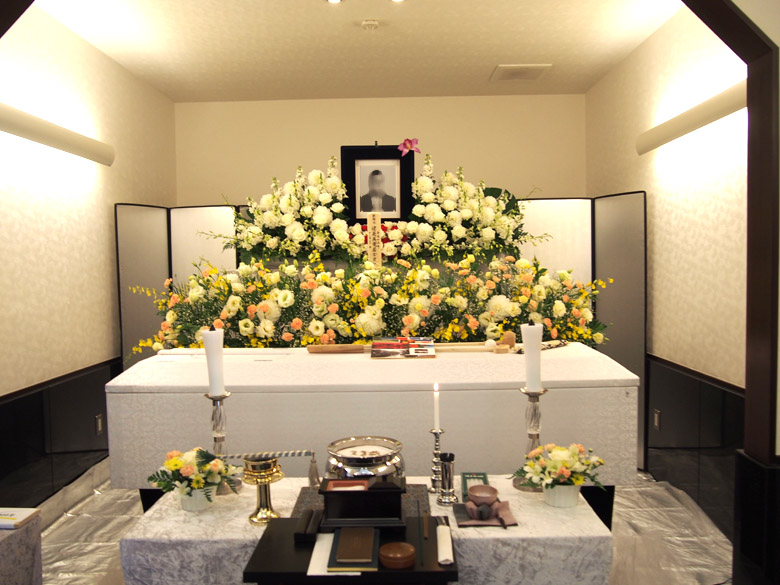 宗福寺で葬儀を行ったお客様の祭壇写真01