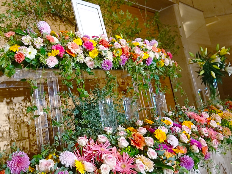 山桑メモリアルホールで葬儀を行ったお客様の祭壇写真02