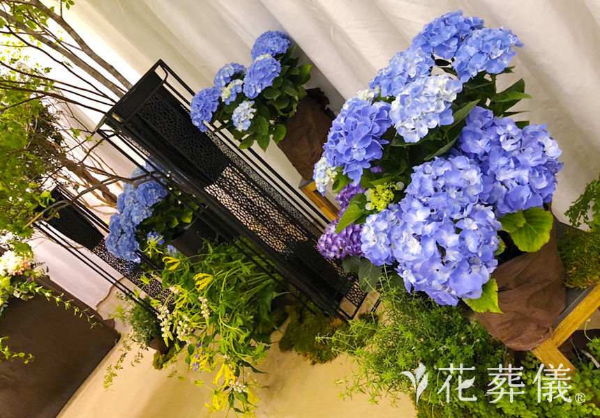 桐ケ谷の森の花祭壇