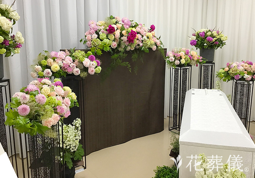 美しき彼女への花祭壇