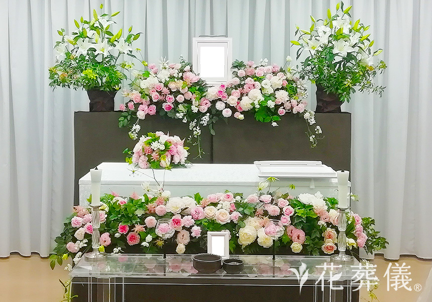 やさしさにつつまれての花祭壇