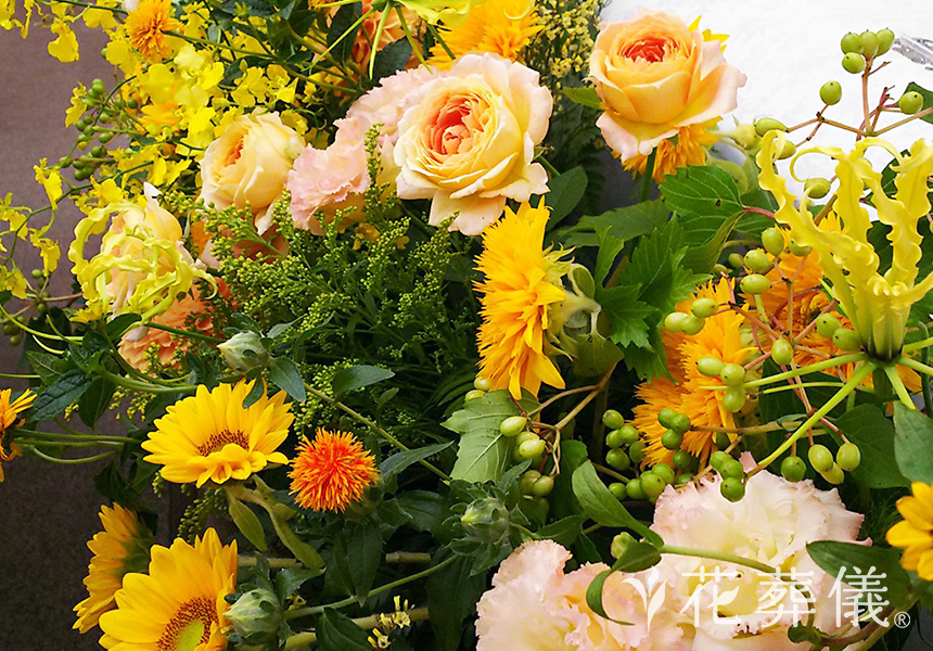 太陽に向かっての花祭壇