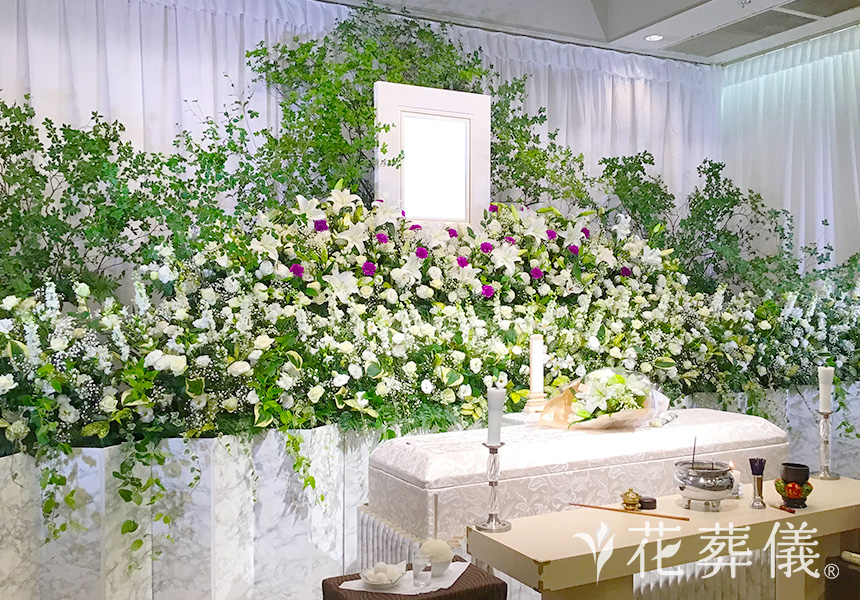 のびやかに。の花祭壇