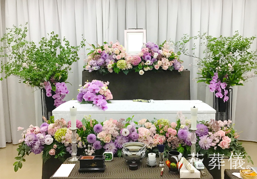上質にの花祭壇