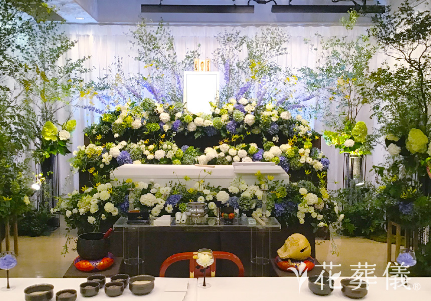 想いをぎゅっと。の花祭壇