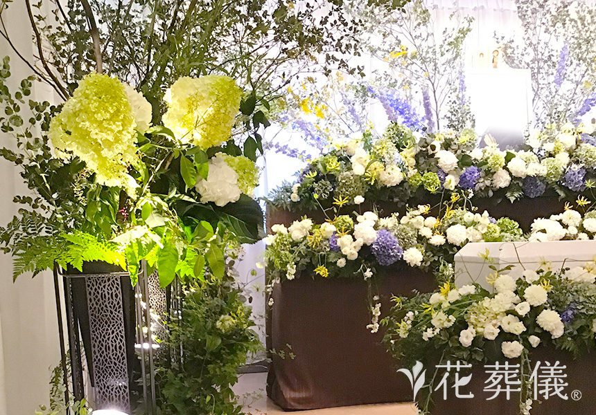 想いをぎゅっと。の花祭壇