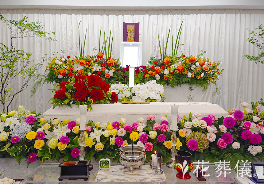 ビビッドカラー祭壇の花祭壇