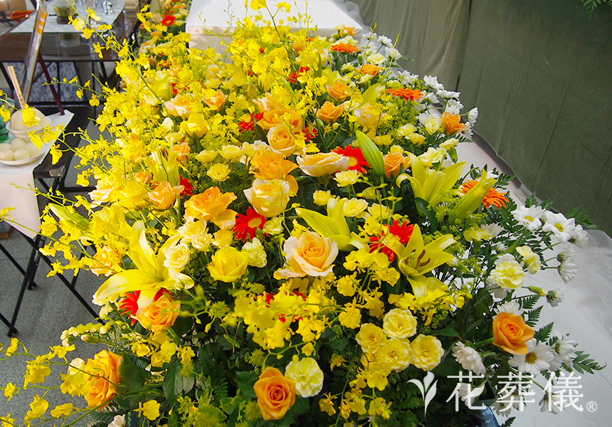 サラブレッドの花祭壇