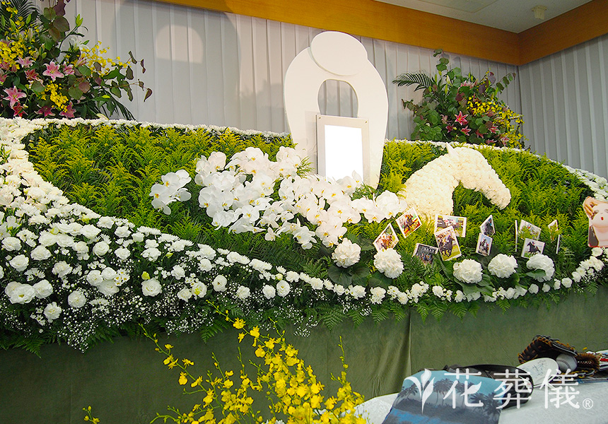 サラブレッドの花祭壇