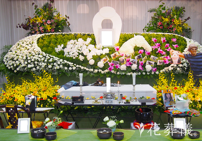 花葬儀の花祭壇 馬がお好きなご主人様へ捧げる、世界でたったひとつの花祭壇