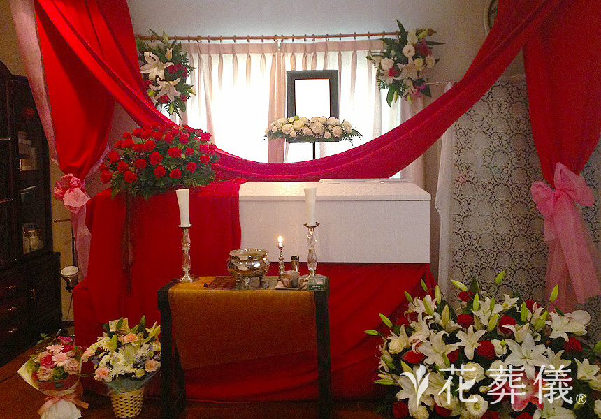 才色兼備の花祭壇