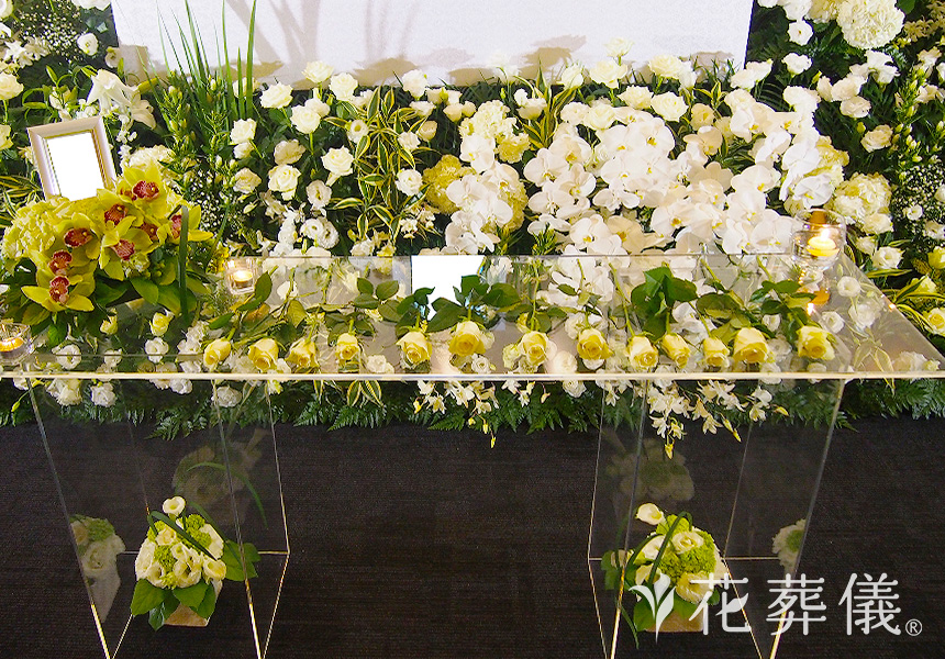 威風堂々の花祭壇