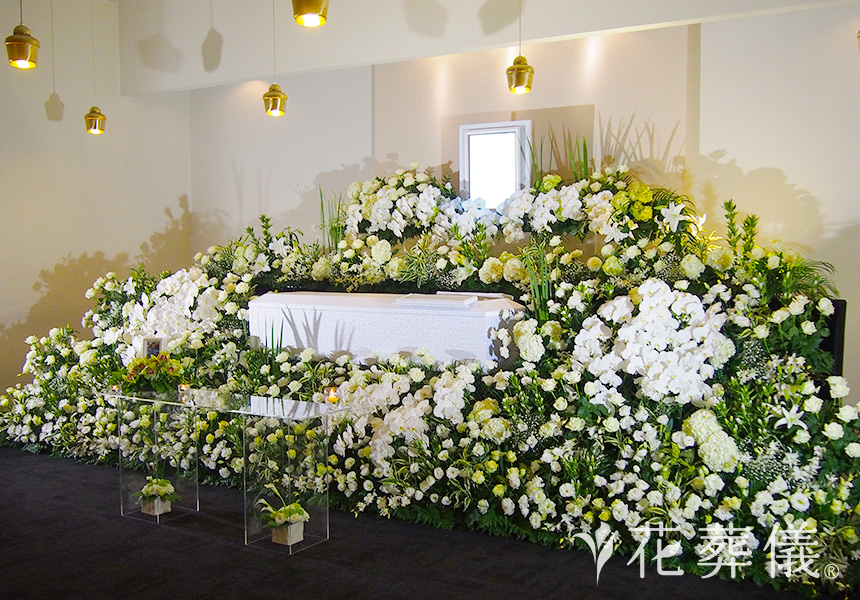 威風堂々の花祭壇