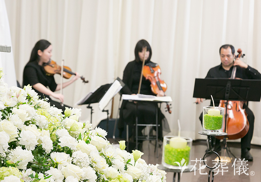 flower wayの花祭壇