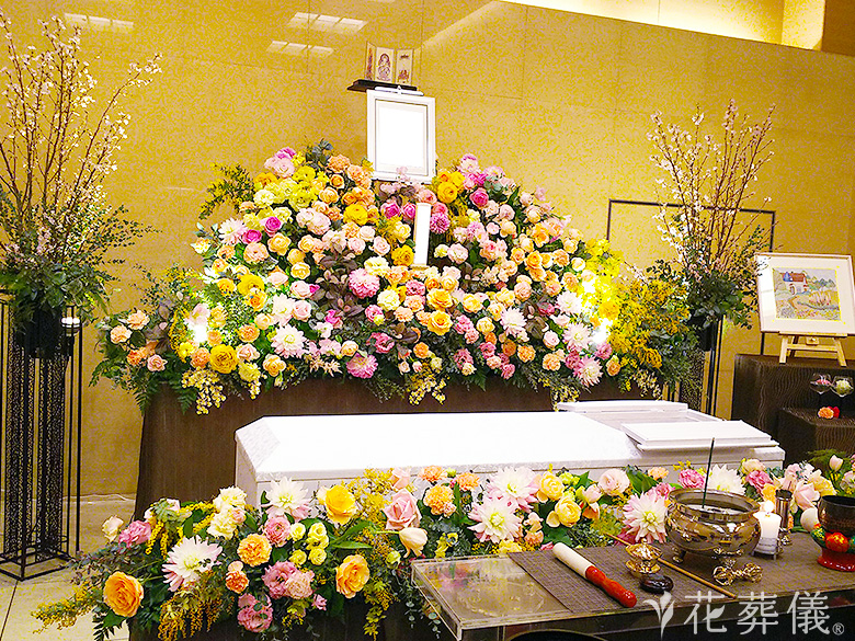 かわさき南部斎苑で葬儀を行ったお客様の祭壇写真01