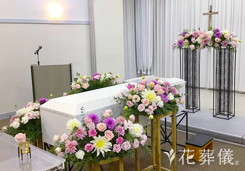 自分より私を愛してくれた人の花祭壇