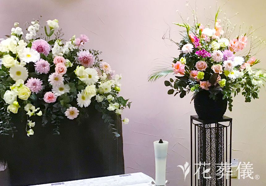 想いがいっぱいにはじけての花祭壇