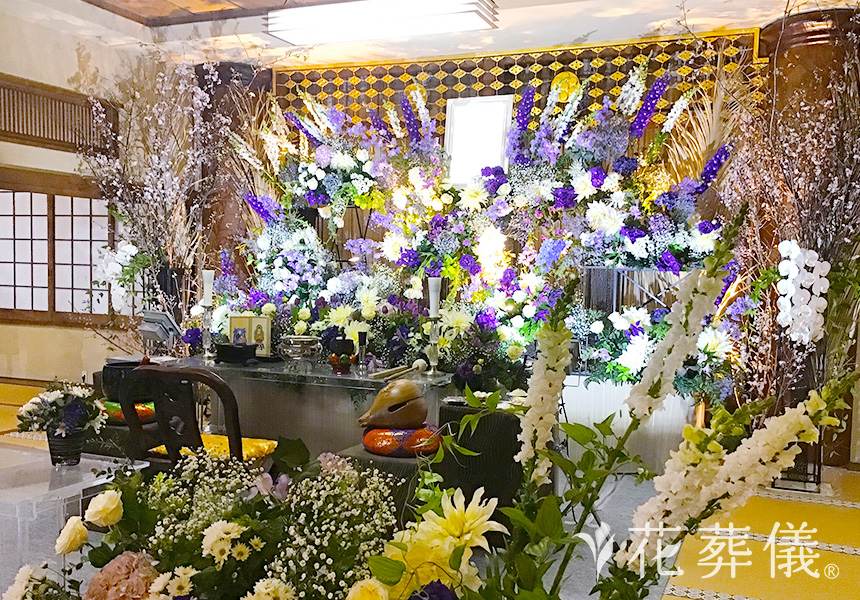 河津桜が咲き始める頃にの花祭壇