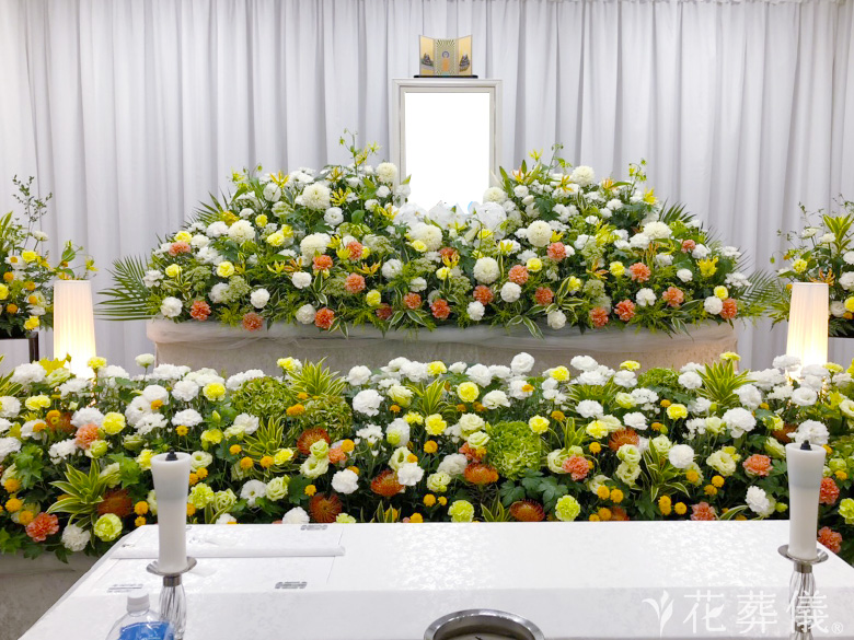 桐ヶ谷斎場で葬儀を行ったお客様の祭壇写真03