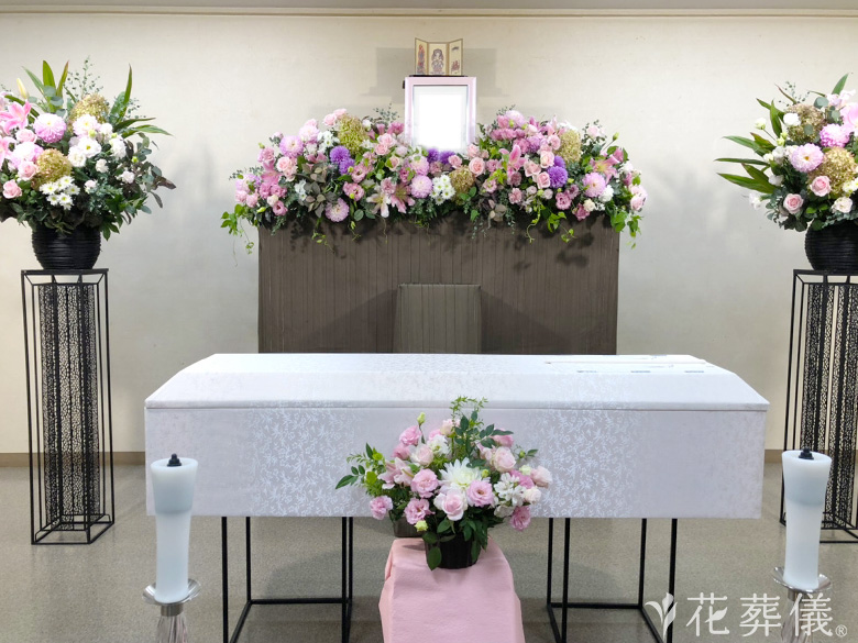 一休庵久保山式場で葬儀を行ったお客様の祭壇写真01
