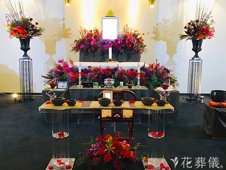 祭壇名：深紅のバラを使った仏式祭壇