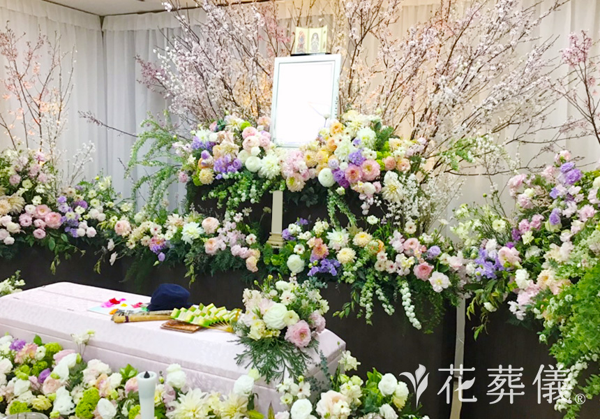 コットンパステルの花祭壇